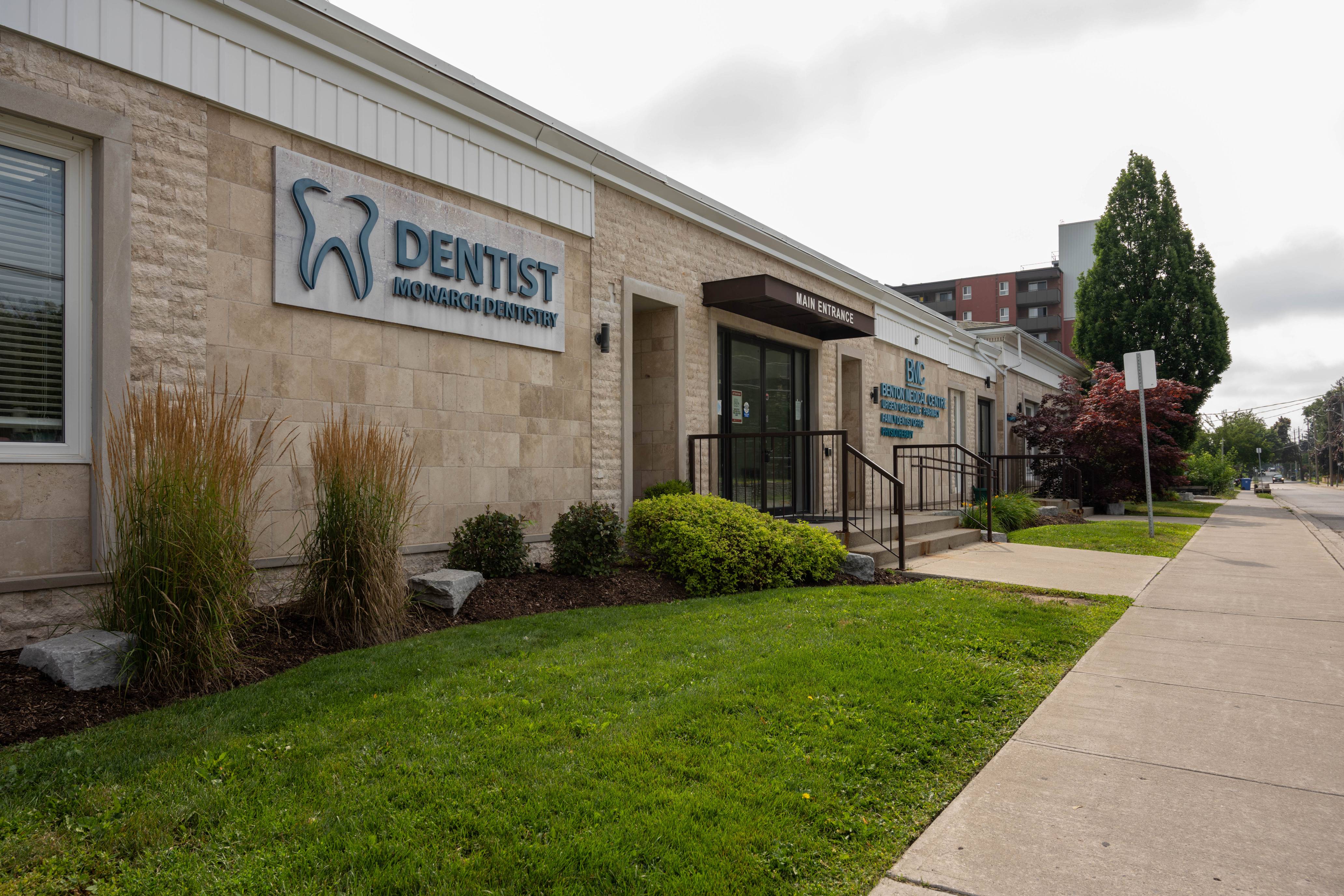 Monarch Dentistry - Kitchener dental clinic in Kitchener - Photo 4